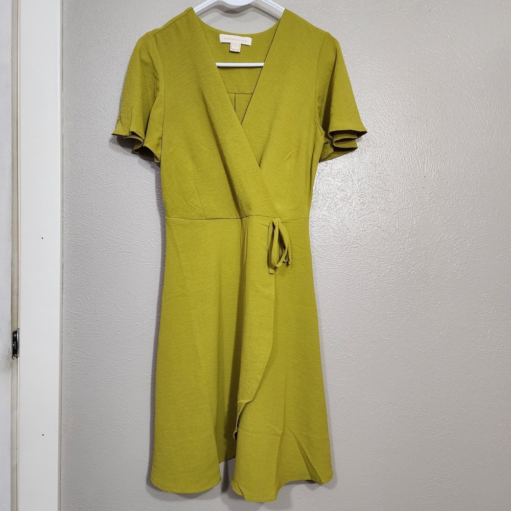 Monteau Los Angeles Dress Size Small Green Faux Wrap V Neck Flutter Sleeves